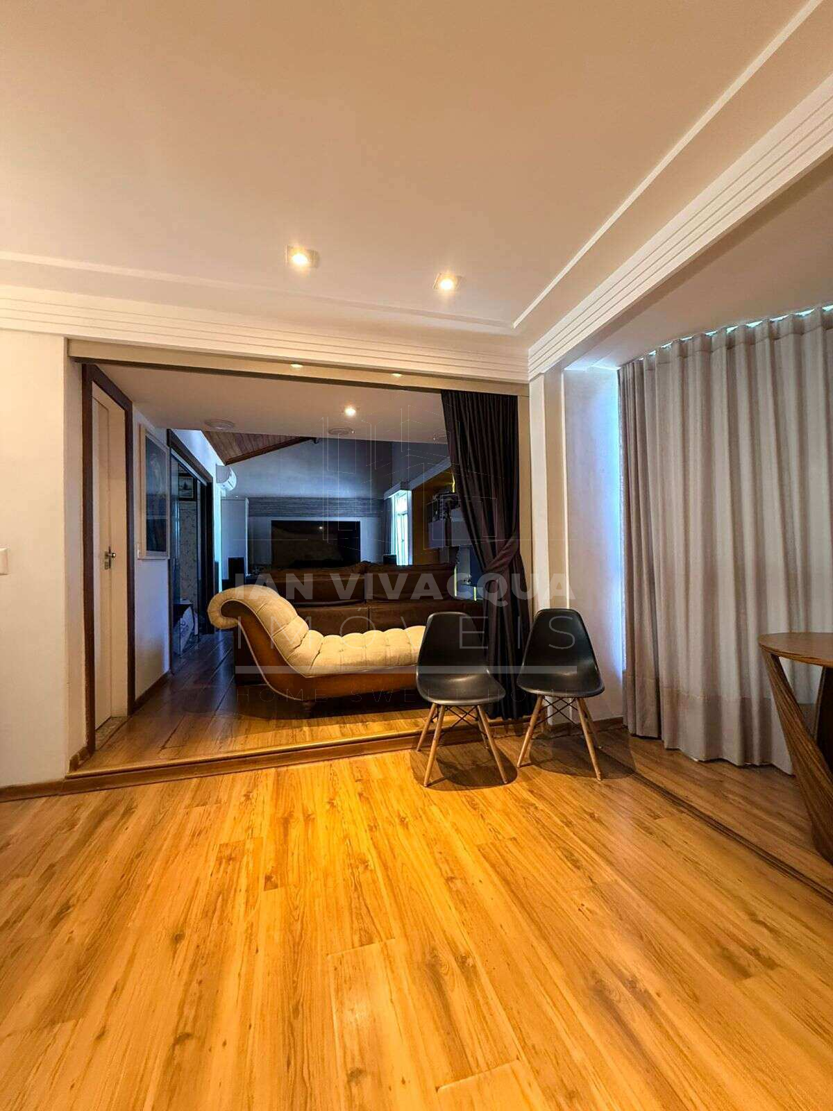  - Cobertura de Andar Inteiro na Praia do Sua – 3 Quartos, 2 Suítes e Mobiliada