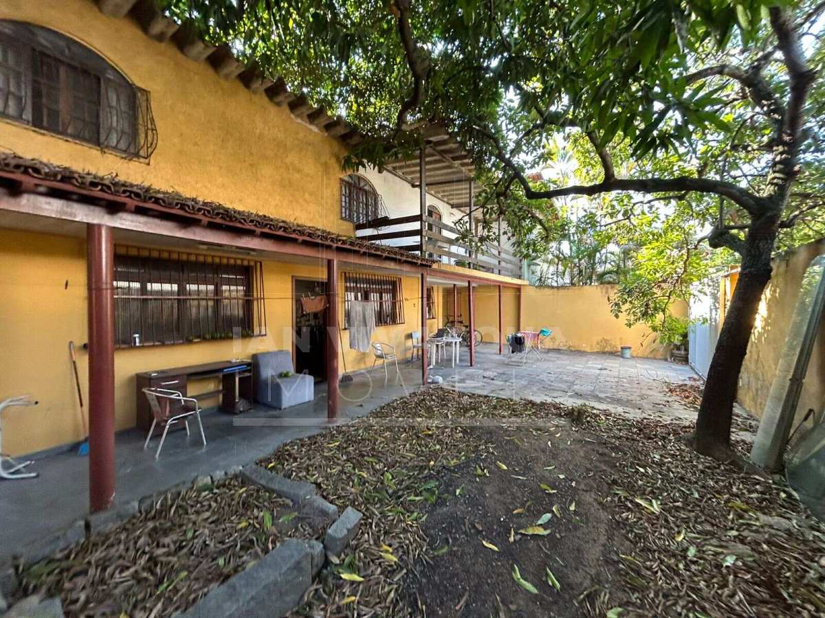 Casa à venda com 6 quartos, 246m² - Pontal de Camburi,Vitória